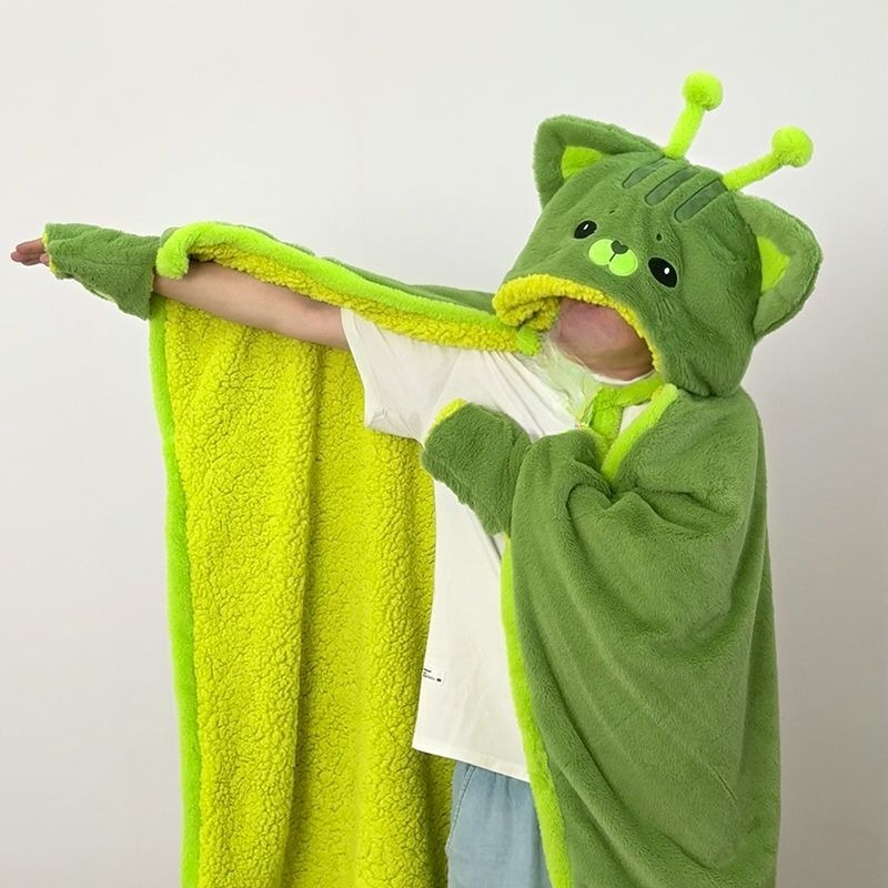 Hoodie Cape Merchandise Anime  - Anime Merchandise Hoodie ulasan dan harga